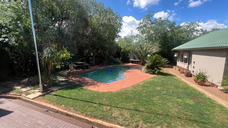 4 Bedroom Property for Sale in Pellissier Free State